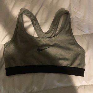 I’m selling it because it don’t fit me